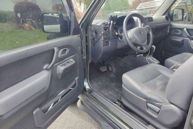 Used Suzuki Jimny 2015 1.3 AT JLX Driver Seat