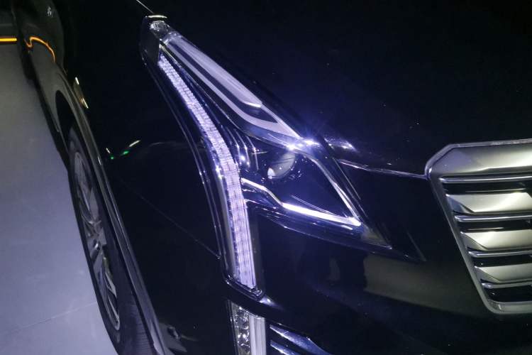 Used Cadillac XT5 2016 28T Four-Wheel-Drive Leading Model Right Front Headlight