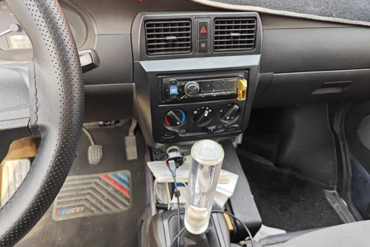 Used Wuling Rongguang 2019 1.5L Extended Basic Version Audio And AC Panel