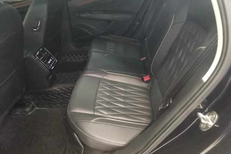 Used Volkswagen Passat 2019 330TSI Prestige Edition China V Standard Left Rear Seat