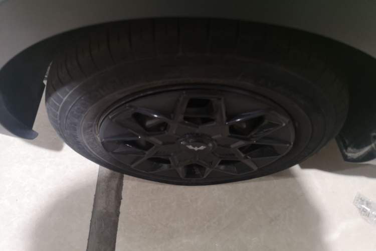 Used Wuling Hongguang MINIEV 2022 GAMEBOY 200km Gaming Edition with Lithium Iron Phosphate Left Front Wheel Hub