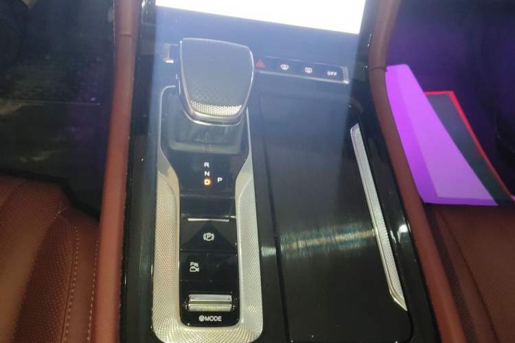 Used Hongqi H5 PHEV 2025 170 Super Hybrid Version Gear Lever