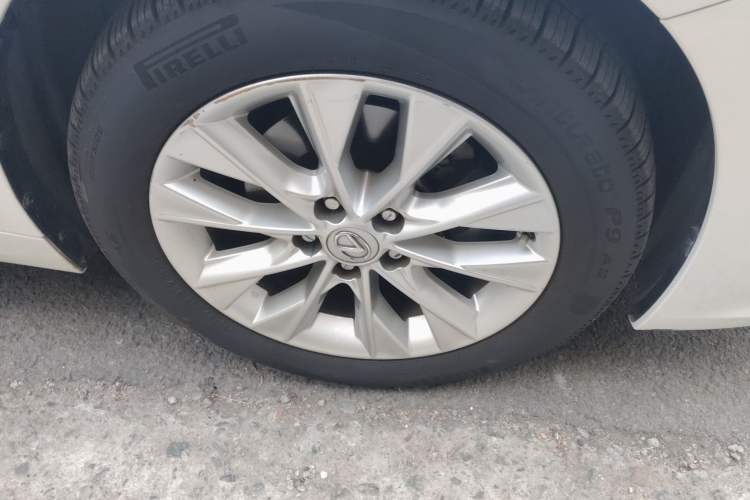 Used Lexus ES 2013 300h Elite Edition