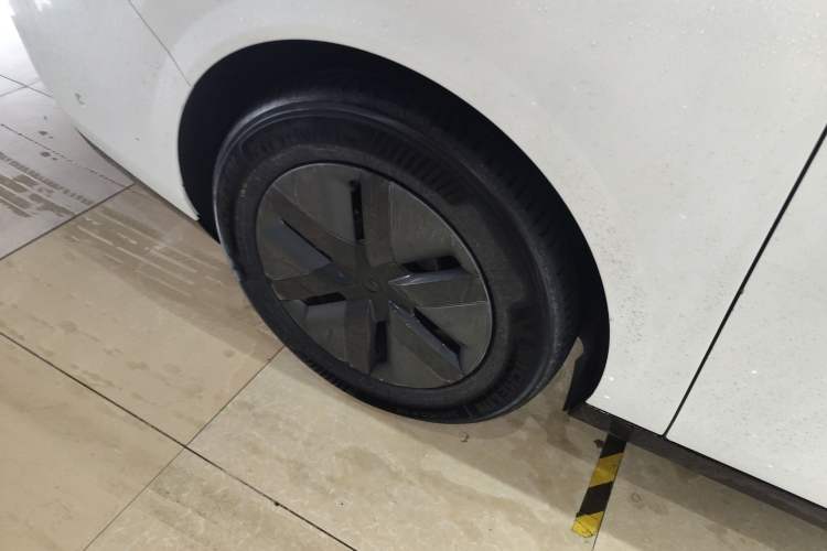 Used Li Auto MEGA 2024 Ultra Model