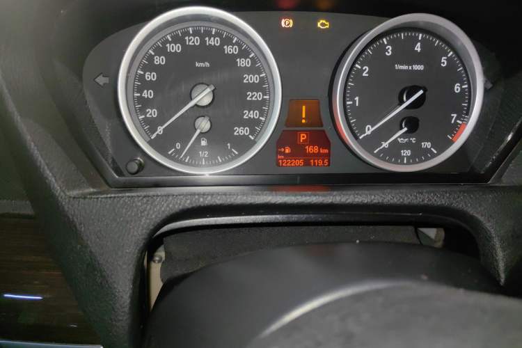 Used BMW X6 2011 xDrive50i Odometer Close Up