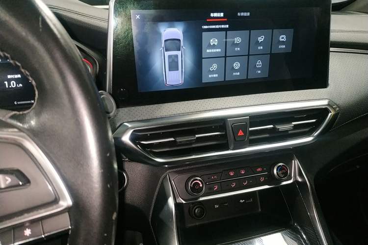 Used SAIC MAXUS G50 2019 1.5T First Edition Automatic Luxury Version 7 Seats Audio And AC Panel