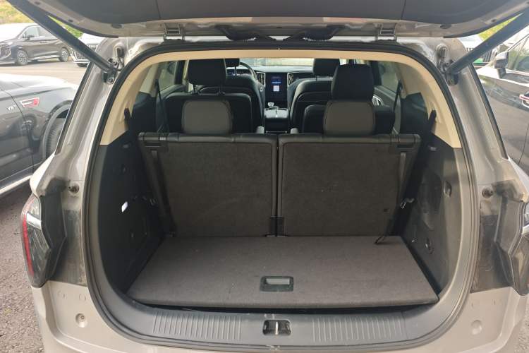 Used Hongqi HS7 PHEV 2024 2.0T PHEV Four-Wheel-Drive Flagship Edition 6 Seats
