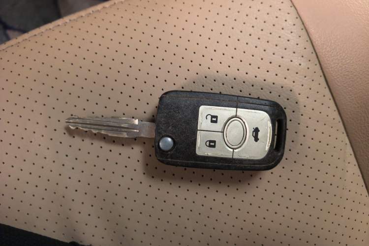 Used Buick Excelle 2013 1.5L Automatic Luxury Model Vehicle Key