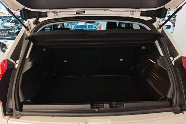 Used Peugeot 3008 2015 1.6THP Automatic Trend Edition
