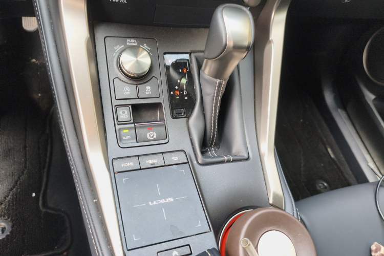 Used Lexus NX 2020 200 Front-Wheel Drive Vmotion Edition China VI Standard
