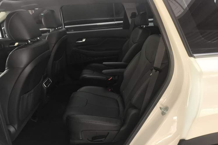 Used Hyundai Santa Fe 2023 Traveler 380T GDi Automatic All-Wheel Drive GLX HTRAC Elite Edition