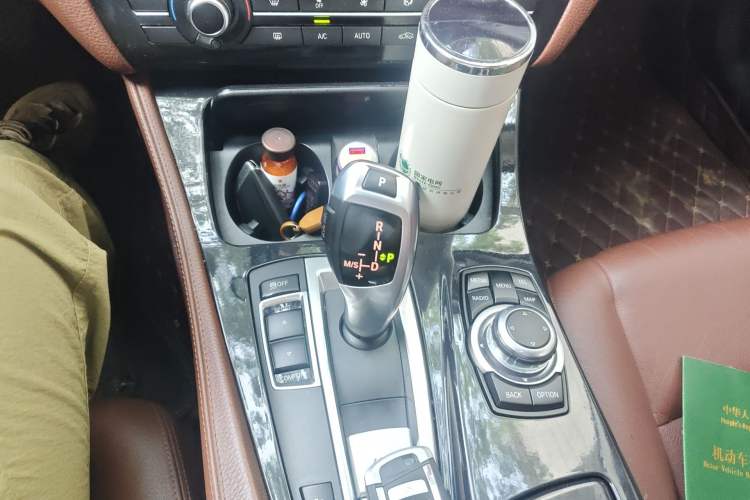 Used BMW 5 Series 2014 520Li Elegant Model
