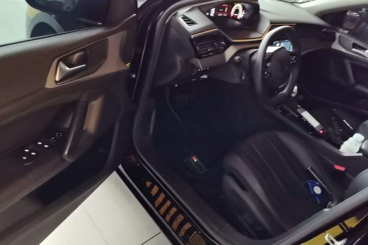 Used Peugeot 408 2022 1.6T Light-Chasing Edition