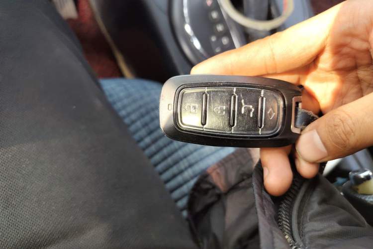 Used Kia Sportage R 2012 2.0L Automatic Two-Wheel Drive NAVI
