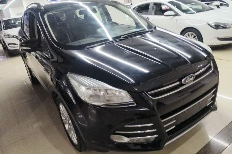 Used Ford Kuga 2015 1.5L GTDi Two-Wheel Drive Fashion Edition Front Right 45 Deg