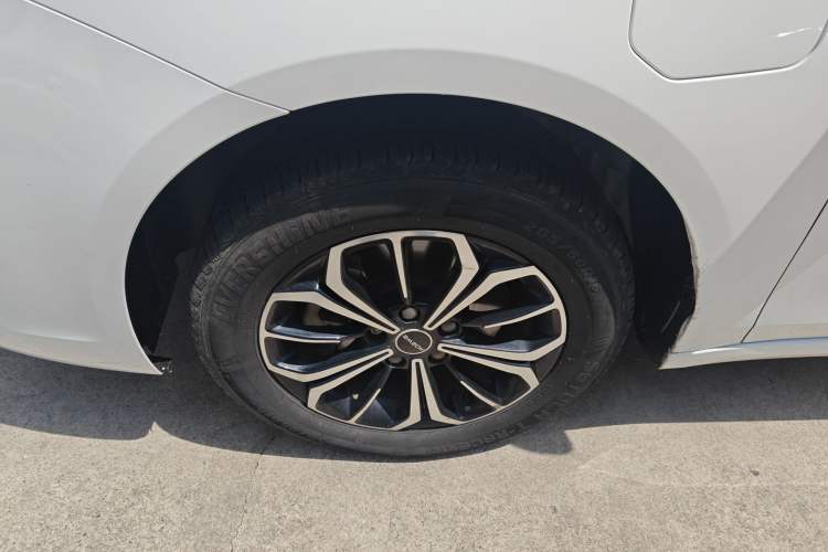 Used Roewe i6 MAX New Energy 2021 EV 500 Skyroof Deluxe Edition Exterior 4