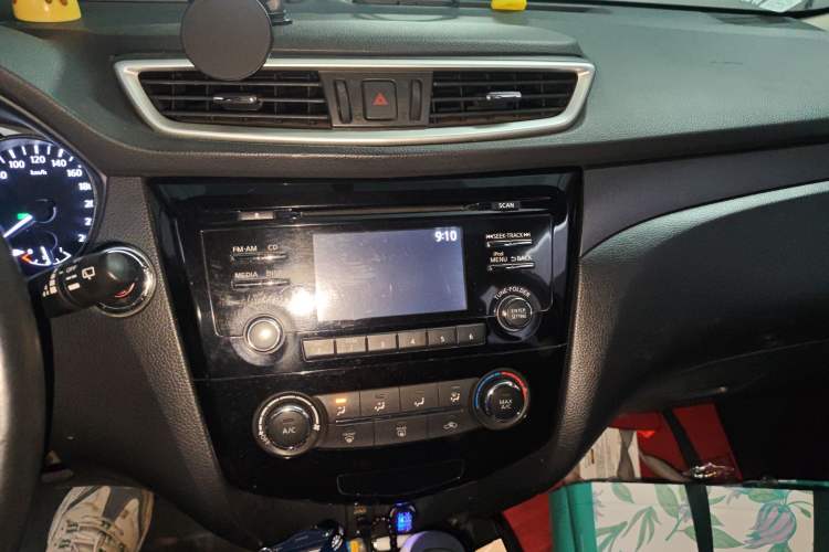 Used Nissan X-Trail 2016 2.0L CVT Smart Enjoyment Version 4WD