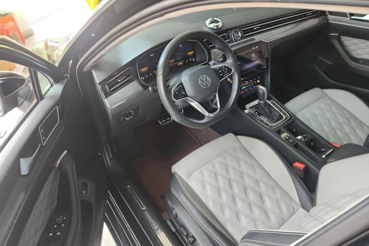 Used Volkswagen Magotan 2023 2 Million Units Limited Edition 330TSI DSG Leading Version Driver Seat