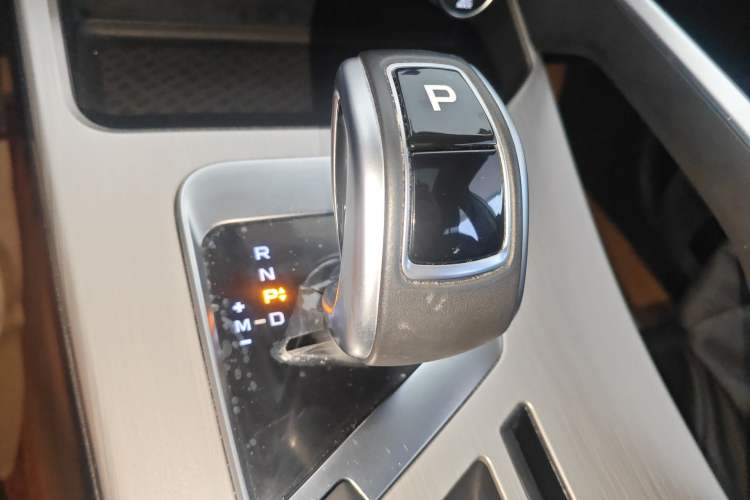 Used Geely Auto Coolray 2019 260T DCT Knight China VI Standard Gear Lever