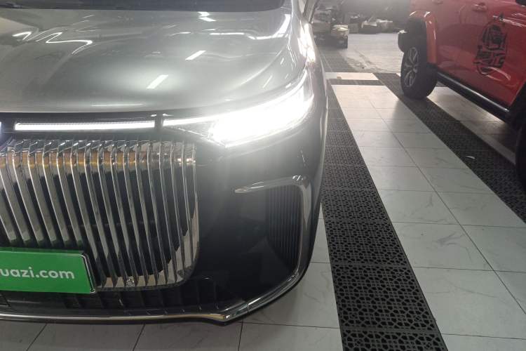 Used VOYAH Dream 2025 PHEV Four-Wheel Drive Prestige Kunpeng Edition
