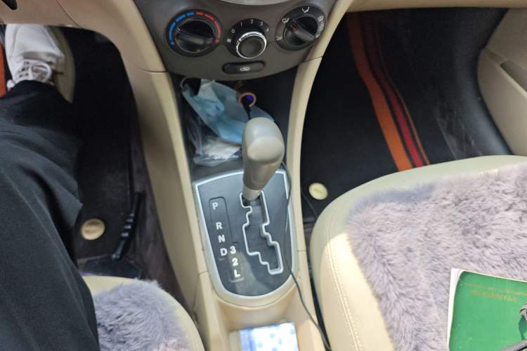 Used Hyundai Verna (older generation) 2010 Sedan 1.4L Automatic Comfort Model GS
