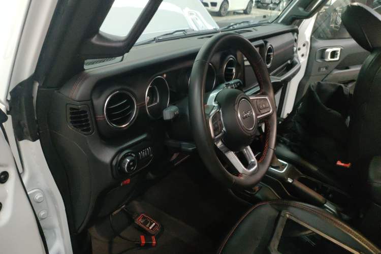 Used Jeep Wrangler 2021 2.0T Robin Hood two-door version
