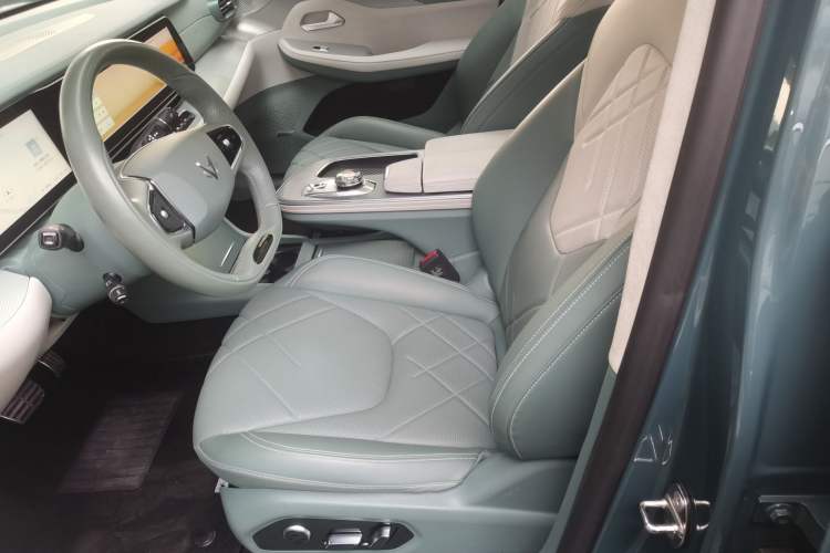 Used ARCFOX Alpha S 2023 735E+ Forest Edition 160kW Left Front Seat