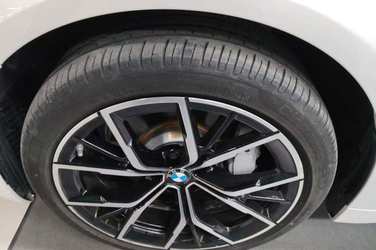 Used BMW 5 Series 2022 Second Facelift 530Li Luxury Version M Sport Package
