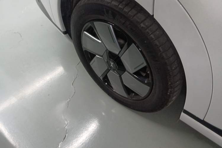 Used XPeng X9 2024 702 Ultra-Long Range Max
