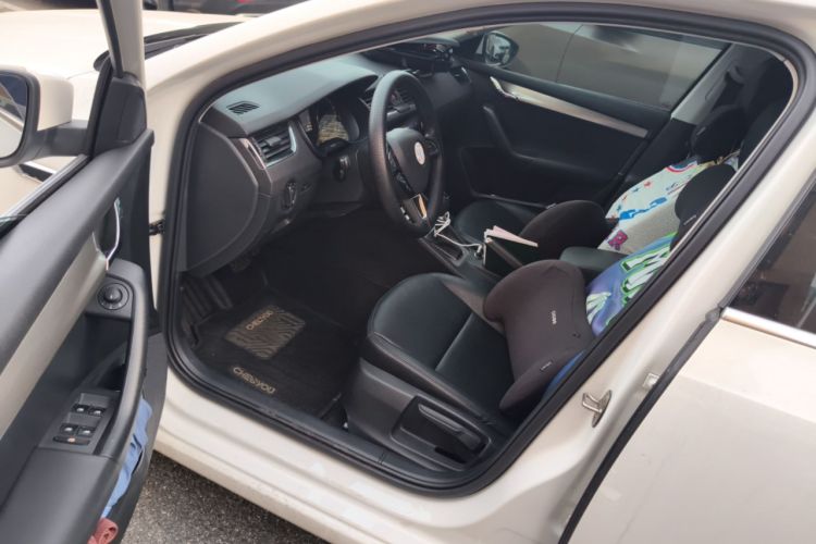 Used Skoda Octavia 2019 1.5L Automatic SmartDrive Comfort Edition China VI Standard
