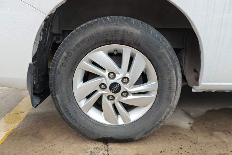 Used JAC Refine M4 2016 2.0L Manual Luxury Version