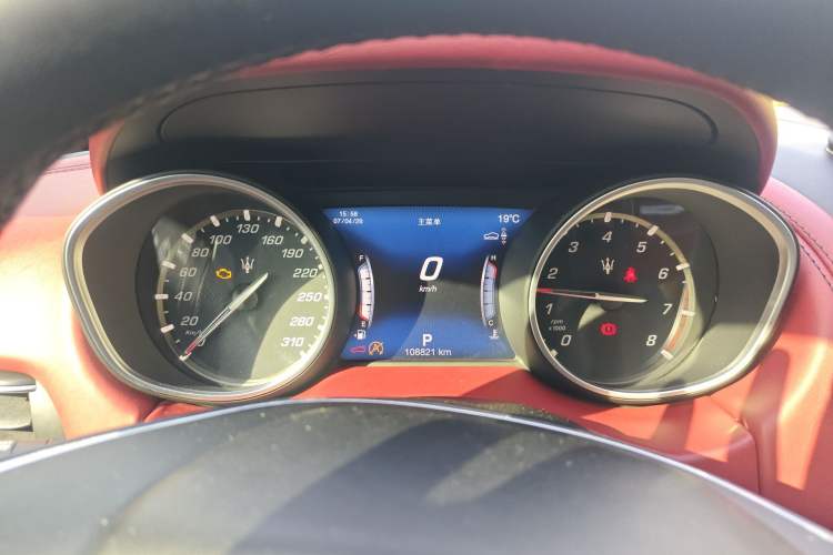 Used Maserati Levante 2018 3.0T Standard Edition Instrument Cluster