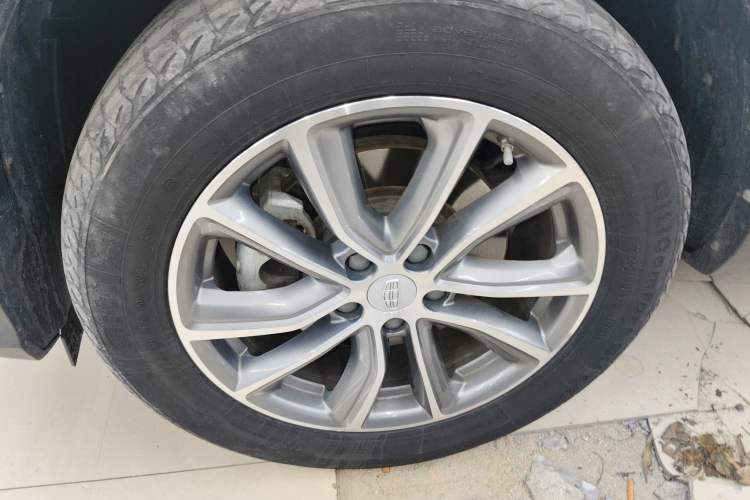 Used Geely Auto Emgrand X7 Sport 2018 1.8TD Automatic Two-Wheel Drive Smart Connect 4G Internet Edition Left Front Wheel Hub
