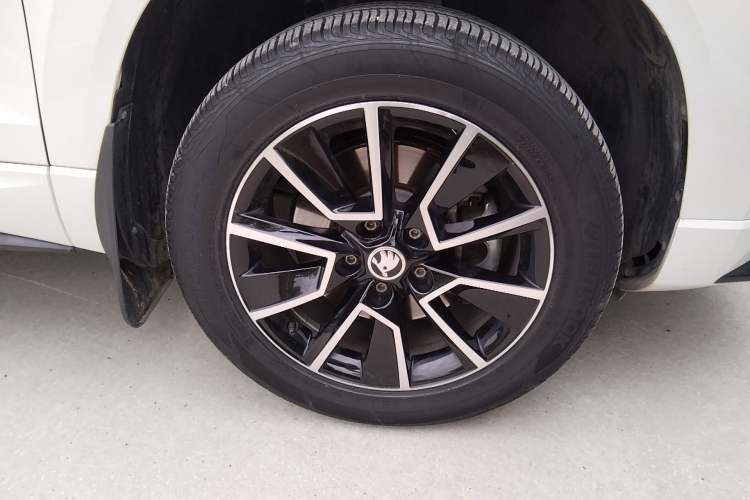 Used Skoda Karoq 2022 TSI280 Premium Edition Right Front Wheel Hub