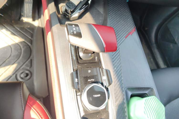 Used Oshan Z6 2023 Blue Whale 1.5T DCT Smart Luxury Model
