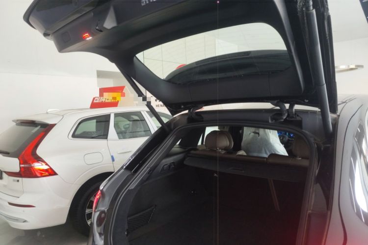 Used Mercedes-Benz EQE SUV 2024 500 4MATIC Luxury Edition Trunk