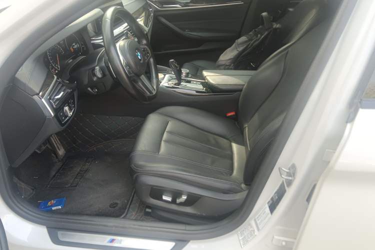 Used BMW 5 Series 2019 530Li Leading Model M Sport Package Left Front Seat