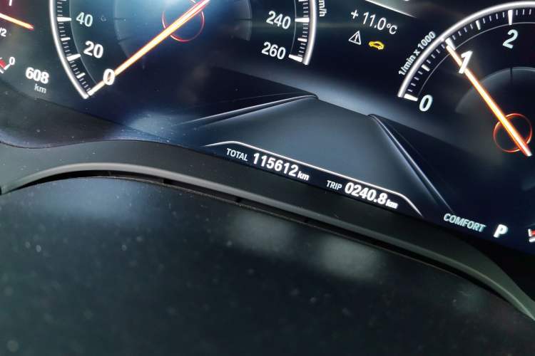 Used BMW 5 Series 2019 525Li M Sport Package Odometer Close Up