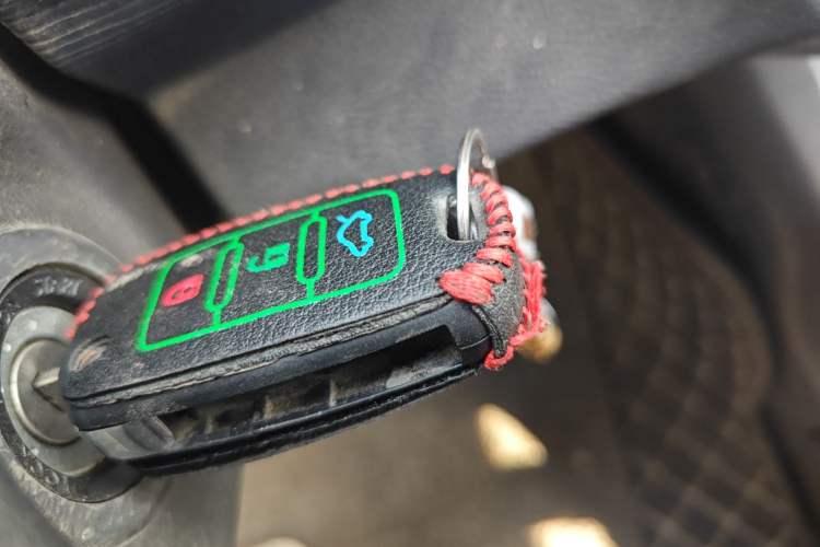 Used FORTHING Lingzhi 2022 M5L 1.6L Utility Model 7 Seats Vehicle Key