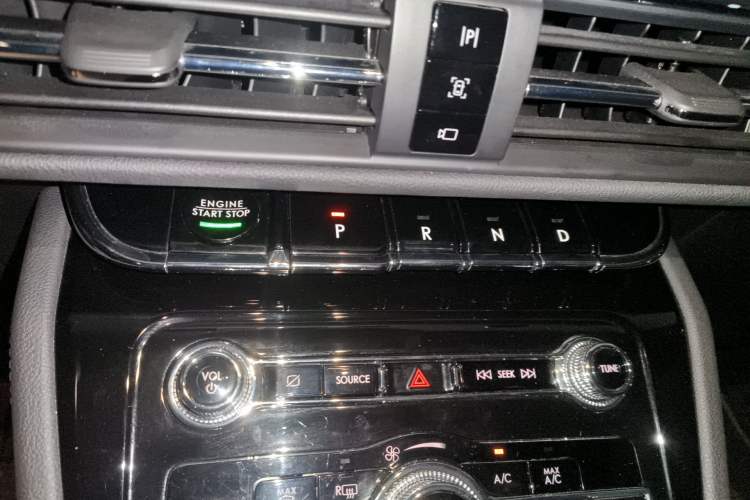 Used Lincoln Corsair 2020 2.0T Two-Wheel Drive Luxury Edition
