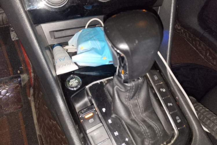 Used Volkswagen Tiguan L 2019 330TSI Automatic Two-Wheel Drive Smart Luxury Version China VI Standard
