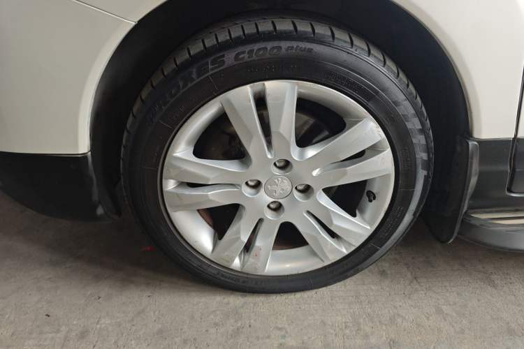 Used Peugeot 3008 2013 2.0L Automatic Trend Edition Exterior 4