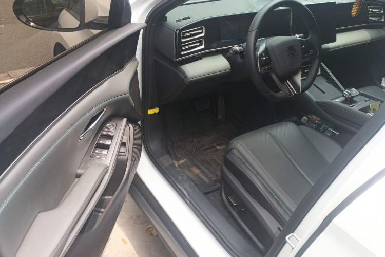 Used BYD Qin L 2024 DM-i 80KM Beyond Model Driver Seat