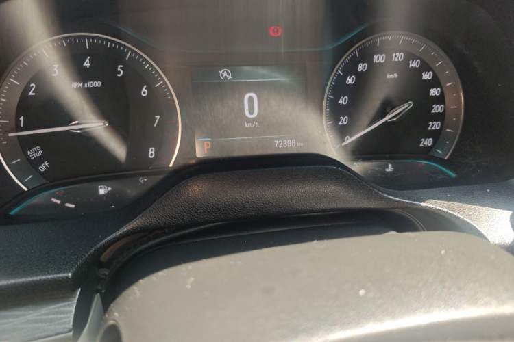 Used Buick GT 2016 15N Automatic Elite Edition Odometer Close Up