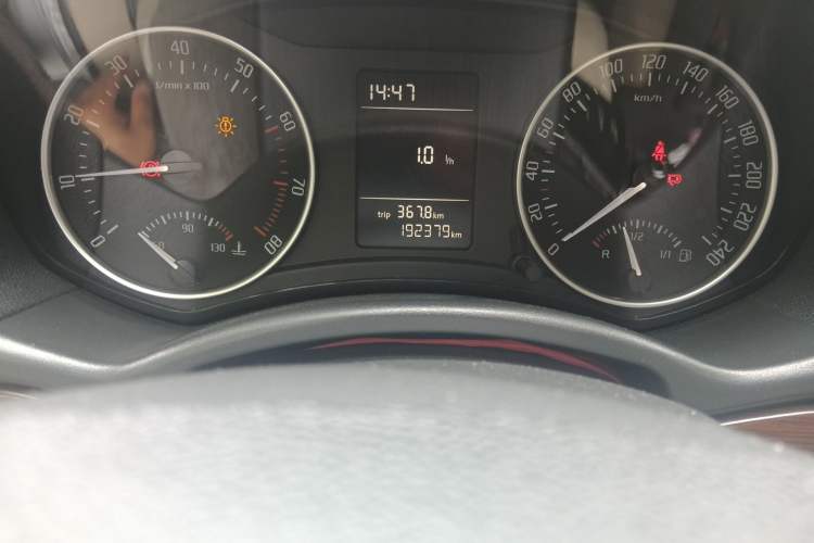 Used Skoda Octavia 2013 1.6L Manual Yijun Edition Odometer Close Up