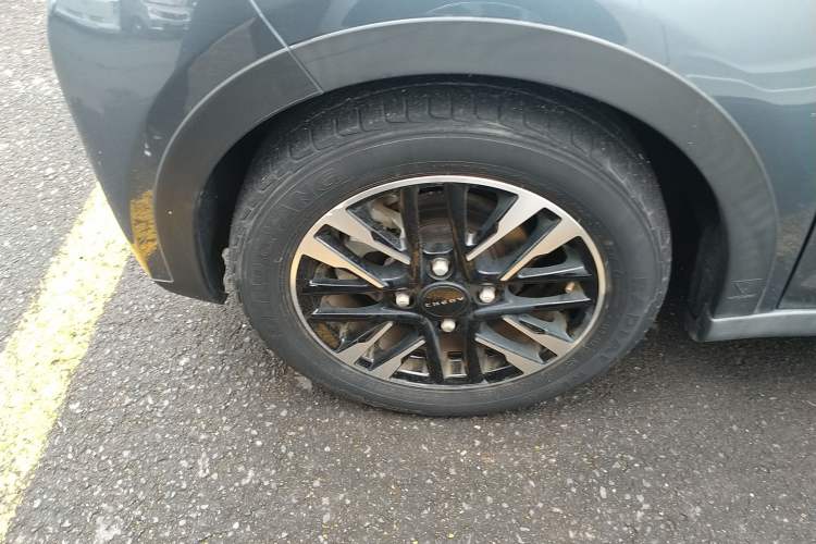 Used Chery Little Ant 2022 Sweet Pink Edition Full Sugar Version Lithium Iron Phosphate 29.2 kWh 30 kW 301 km