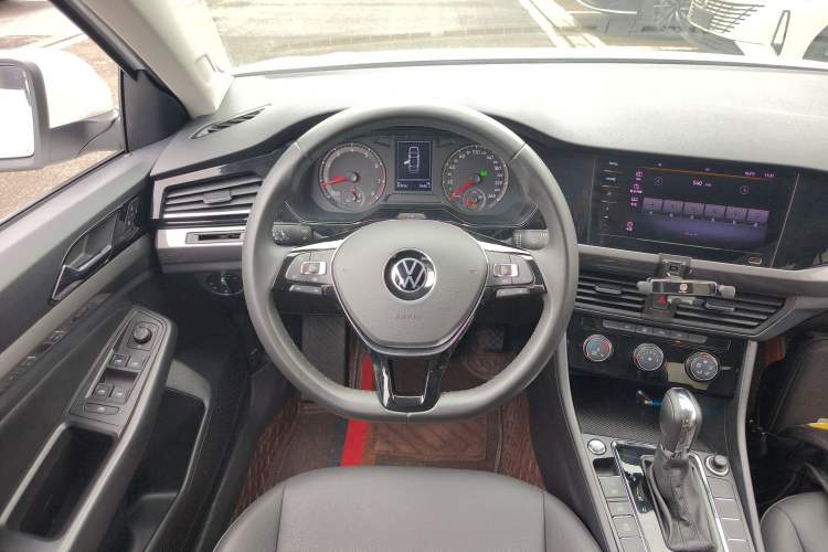 Used Volkswagen Bora 2021 1.5L Automatic Elite Smart Connect Edition Steering Wheel