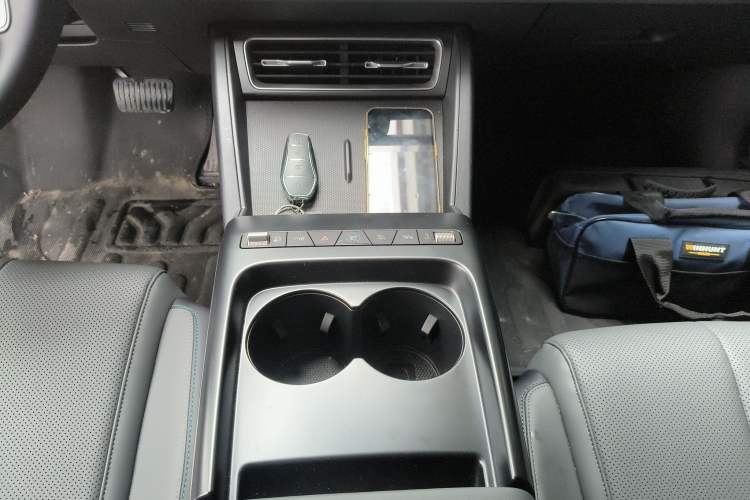 Used BYD Qin L 2026 DM-i 128KM Leading Edition Gear Lever