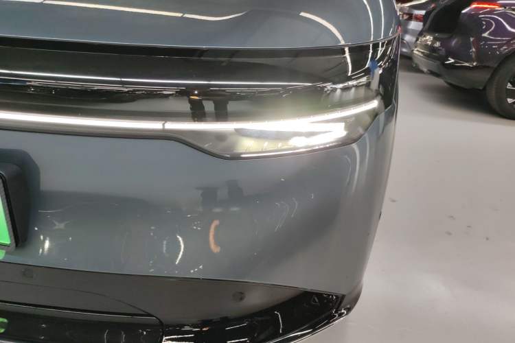 Used Zeekr 7X 2025 100 kWh Long-Range Rear-Wheel Drive with Intelligent Driving Features Left Front Headlight