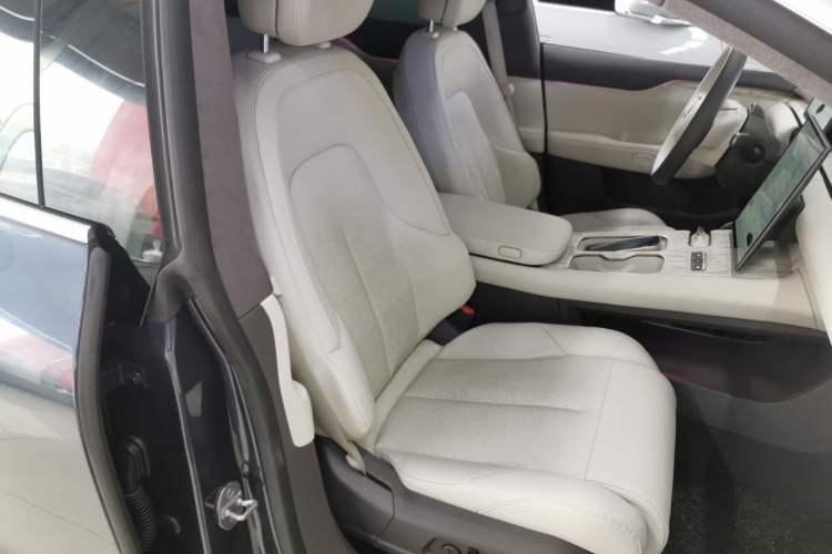 Used Nio ET7 2023 75 kWh Right Front Seat